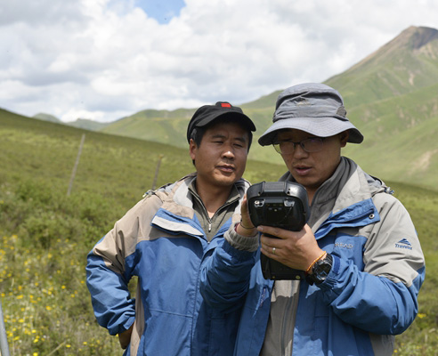 測繪戰士在青海，山下的測繪尖兵